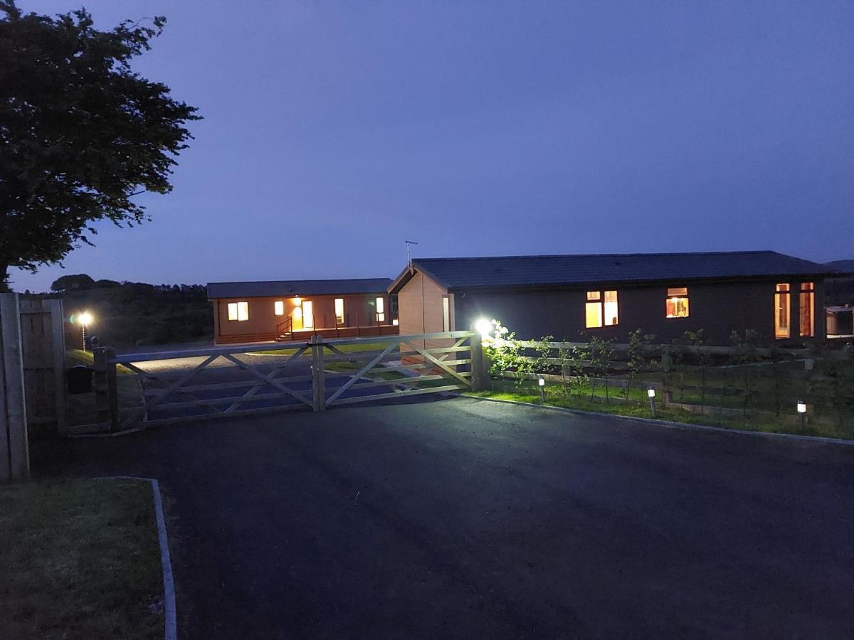 Lochwinnoch Luxury Family Beechwood Lodge With Hot Tub מראה חיצוני תמונה