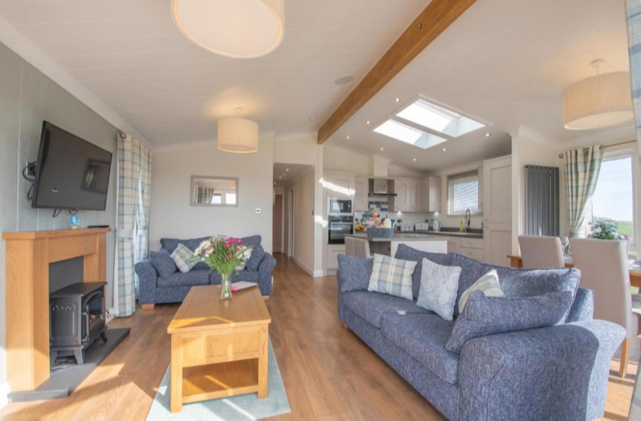 Lochwinnoch Luxury Family Beechwood Lodge With Hot Tub מראה חיצוני תמונה