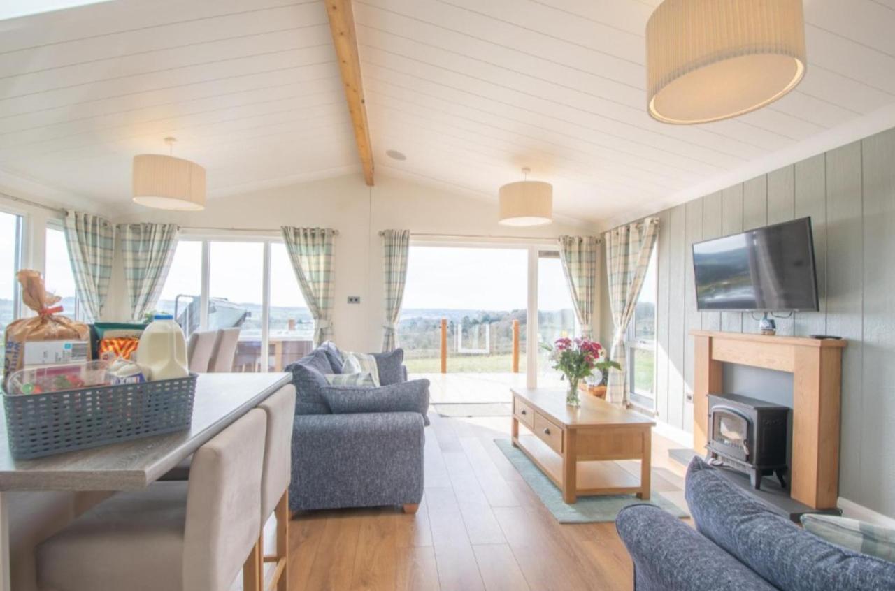 Lochwinnoch Luxury Family Beechwood Lodge With Hot Tub מראה חיצוני תמונה
