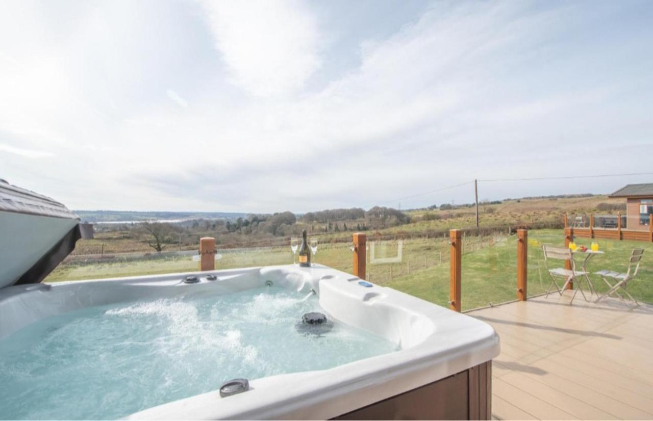 Lochwinnoch Luxury Family Beechwood Lodge With Hot Tub מראה חיצוני תמונה