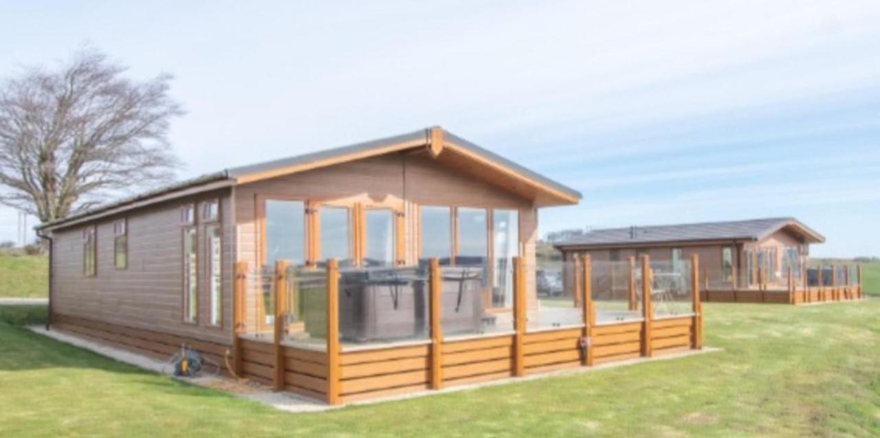 Lochwinnoch Luxury Family Beechwood Lodge With Hot Tub מראה חיצוני תמונה