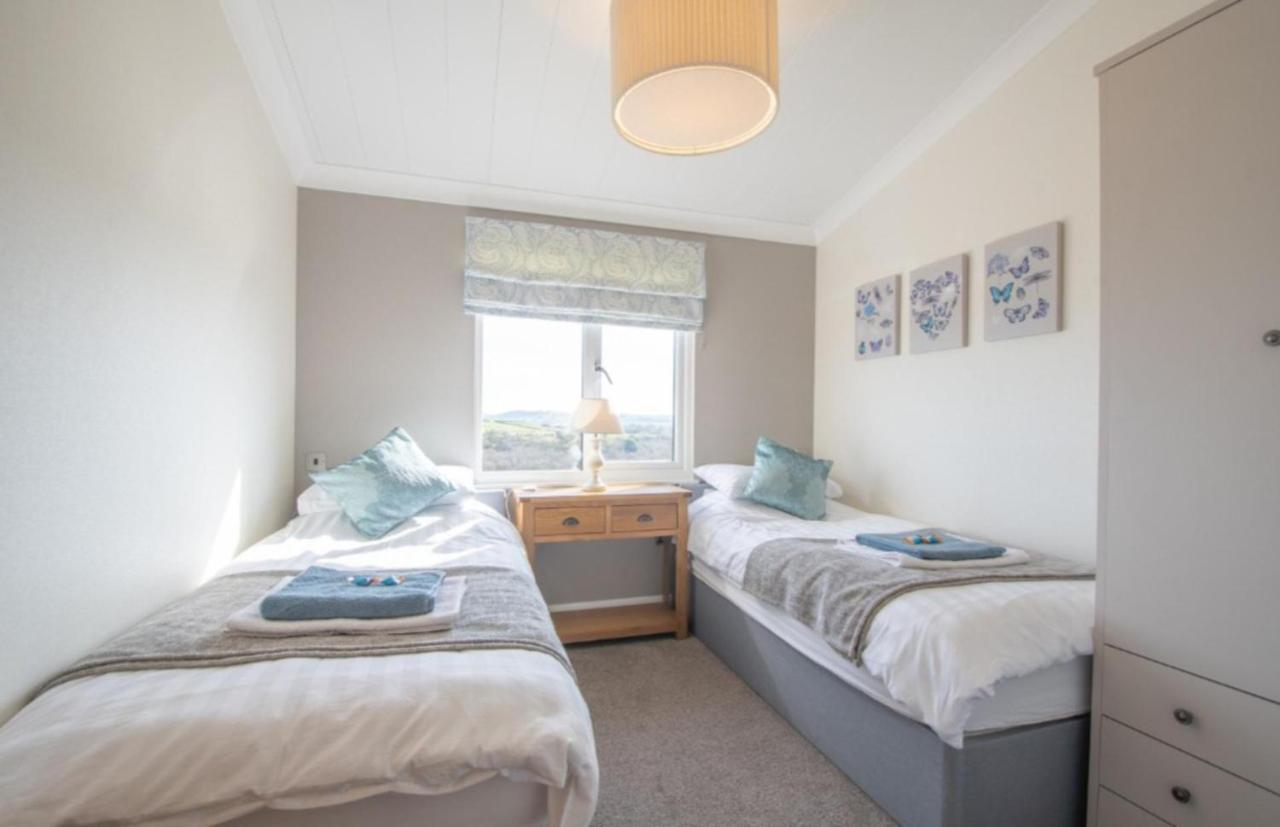 Lochwinnoch Luxury Family Beechwood Lodge With Hot Tub מראה חיצוני תמונה