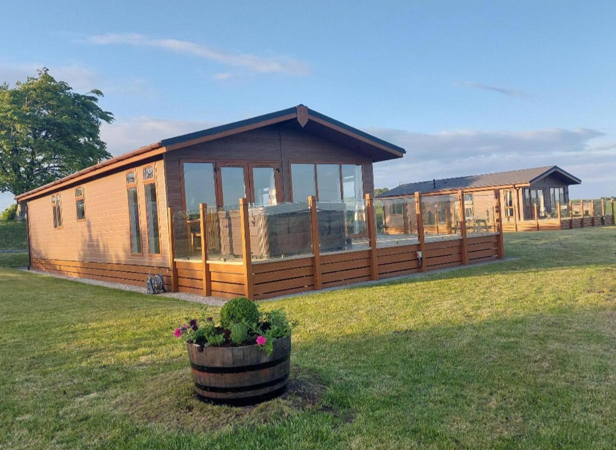 Lochwinnoch Luxury Family Beechwood Lodge With Hot Tub מראה חיצוני תמונה